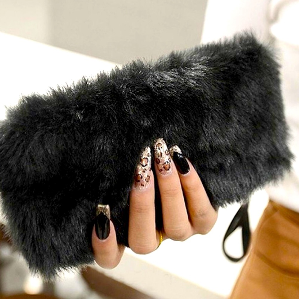 *NWT* Bebe Kaia Black Fur Wristlet Clutch